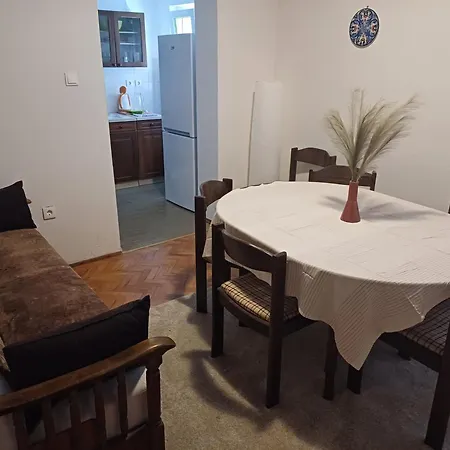 Andrea 아파트 예세니체